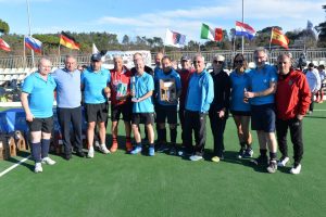 2024_12_Romturnier_Gruppenbild mit Pokal