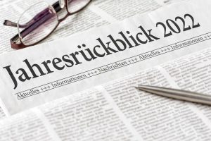 Zeitung mit der Überschrift Jahresrückblick 2022
