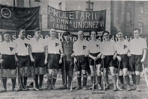 Fichte 1 mit Erich Neumann 4.v.r. (3) Fichte 1 mit Erich Neumann 4.v.r. (3)